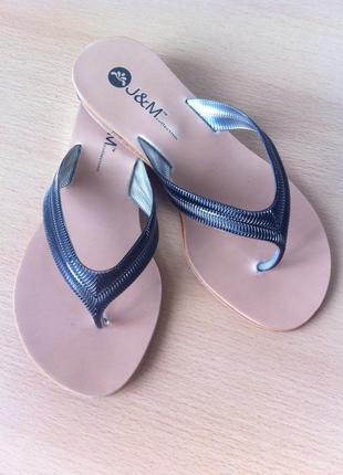 Шльопанці,сланці,босоніжки