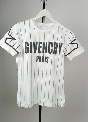 Женская футболка givenchy