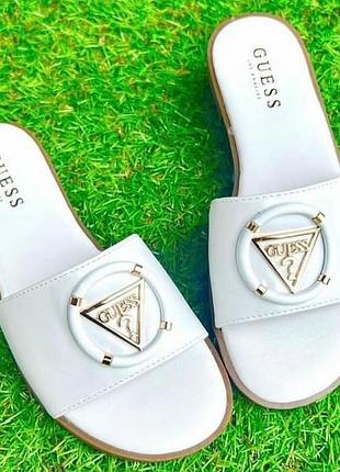 Шльопанці guess