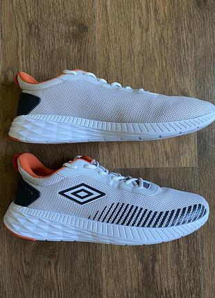 Оригінальні кросівки umbro morley (розмір 44 / 28 см)