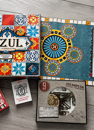 Лот настольных игр: azul, кои-кои, 9 steampunk puzzles, игральные карты украинские, huzzle medallion (медалон) limited edition