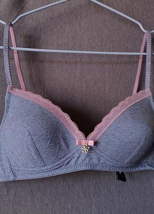 Хлопковый бюстгальтер marks & spencer для подростка / нулёвка — 32aa / 70aa