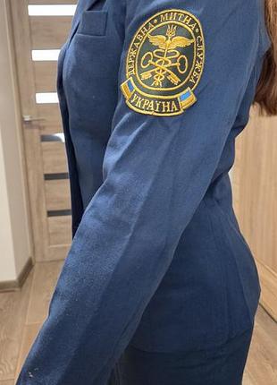 Жіноча митна форма