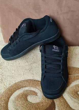 Кроссовки etnies kingpin fader - black raw. 47 размер, из натуральной кожи-нубук.