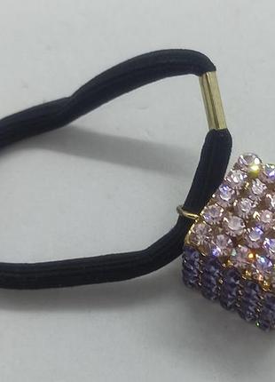 Розпродаж вітринних екземплярів заколка жіноча кубик з камінцями на резинці модна яскрава