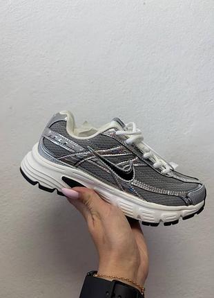Уцінка кросівки nike initiator
