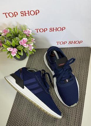 Оригінальні кросівки adidas