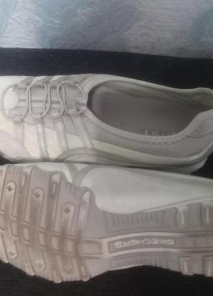 Жіночі текстильні кросівки / мокасини skechers у стилі slip-on (без необхідності зав'язувати шнурки).