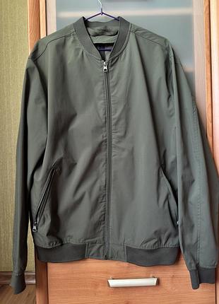 Чоловіча вітровка pull&bear