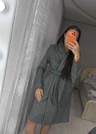 Шикарне пальто з капюшоном zara