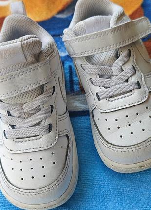Дитячі білі кеди nike 23,5 розмір