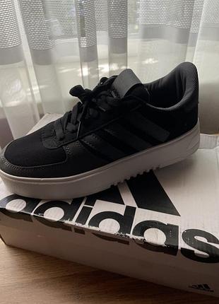 Кросівки adidas