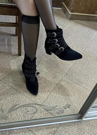 Велюрові ботильйони forever 21,черевики 37 розмір на осінь