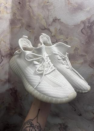 Кроссовки adidas yeezy boost