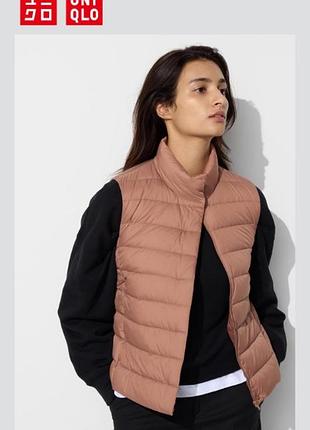 Ультралегкий пуховый жилет uniqlo