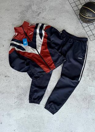 Спортивный костюм adidas