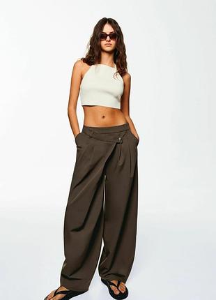 Брюки з запахом bershka