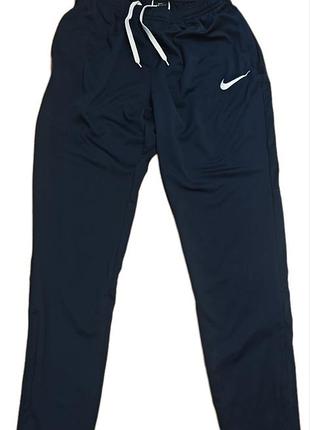 Спортивные штаны nike dri-fit оригинал. размер m