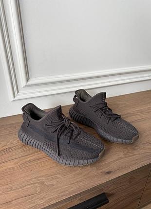 Кросівки yeezy