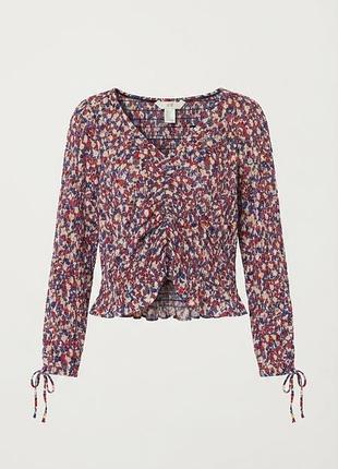 Яркая блуза / топ h&m с цветочным принтом, драпировкой и завязками на рукавах