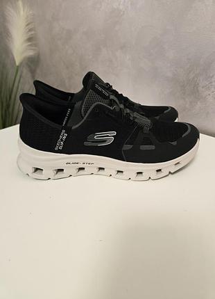 Кроссовки skechers.размер 39