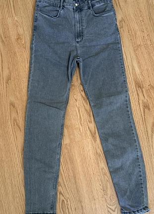 Сірі джинси з високою посадкою zara