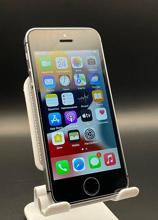 Iphone se (1-го поколения) 32gb silver - отличное состояние, акб 93%!