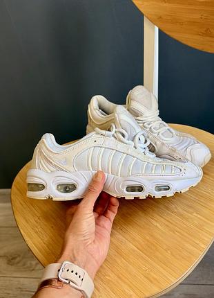 Кросівки nike air tailwind.