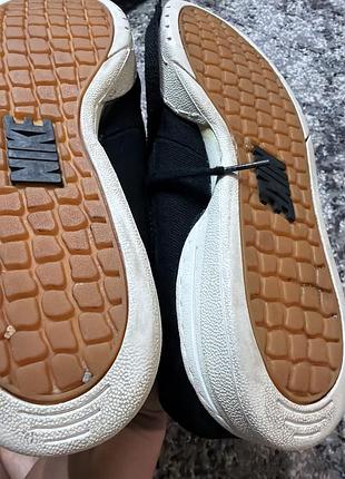 Кросівки    👟 8
