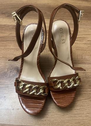 Босоніжки жіночі guess , туфлі
