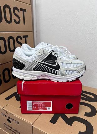 Женские кроссовки niке vоммеро 5 white black / найк вумэро 5 белые черные 36 37 38 39 40