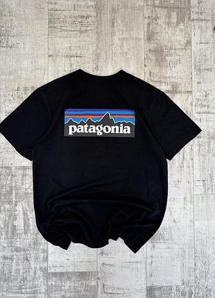 Чоловіча футболка patagonia чорна, розмір l, принт на спині
