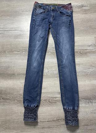 Джинси на резинках desigual 26р xs