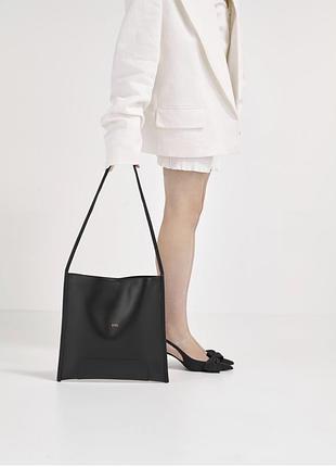 Сумка шкіряна simple tote чорного кольору від evol