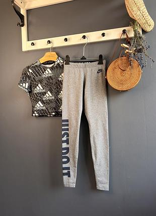 Легінси сірі adidas