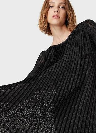 Платье emporio armani черная плиссированная, размер 38, новое с биркой