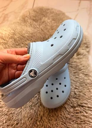 Жіночі тапки-шльопки від crocs