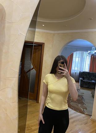 Футболка жіноча