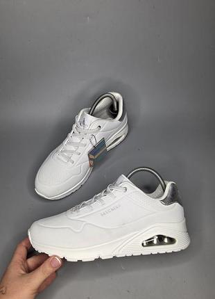 Белые женские кроссовки skechers uno - shimmer away