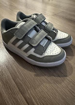 Кросівки adidas