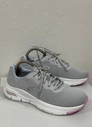 Фірмові кросівки від skechers сітка 39
