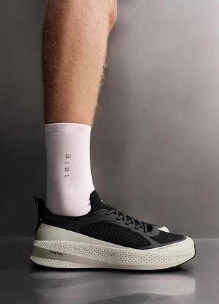 Чоловічі кросівки zara