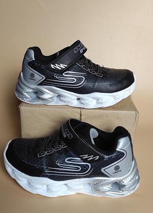 Кросівки skechers  р.30 довжина устілки 20 см.