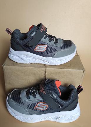 Кросівки skechers.
розмір 25 довжина устілки 16,5 см.