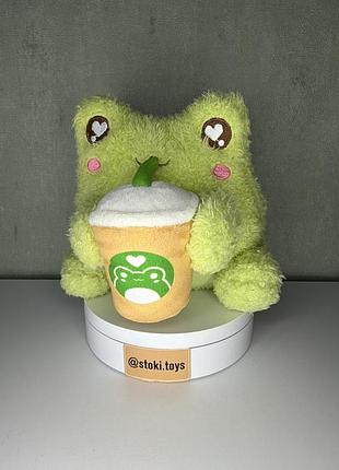 М’яка іграшка жабка з напоєм matcha / boba (cuddle barn)