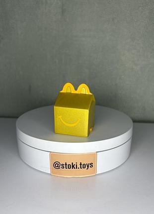 Рідкісна міні-фігурка gold happy meal box 21 lil mcdonald’s 2025 (оригінал)