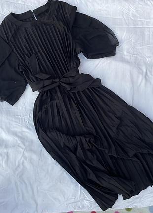 Shein чорна плісірована довга сукня із паском