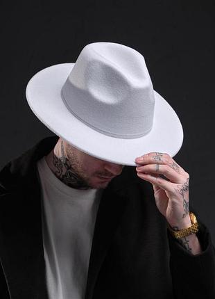 Капелюх without fedora white man
