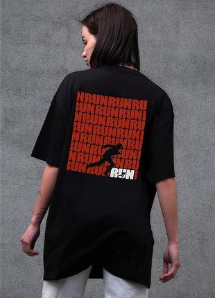 Жіноча оверсайз футболка without з принтом run black