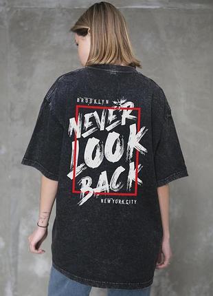 Женская вываренная оверсайз футболка without washed с принтом never look black